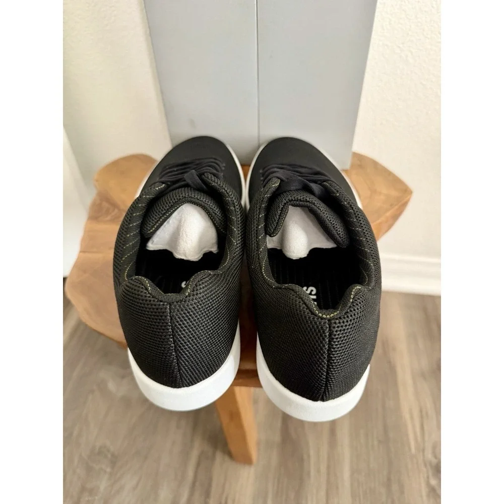 Atoms Model 000 Shoes NEW in Box Sneakers Men 9.5 Women 11 Black Comfort Slip On